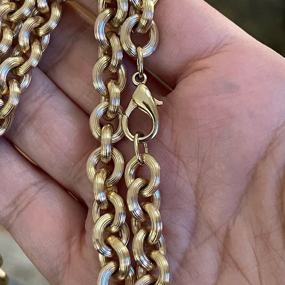 Heavy set gold tone etched round link chain necklace - Picture 5 of 5